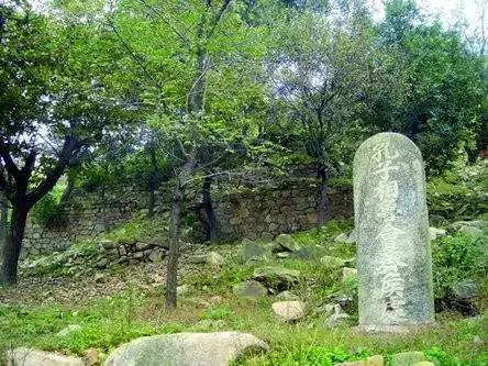 鶯啼日出曬書(shū)臺(tái)--連云港夾谷山、吳山、子貢山